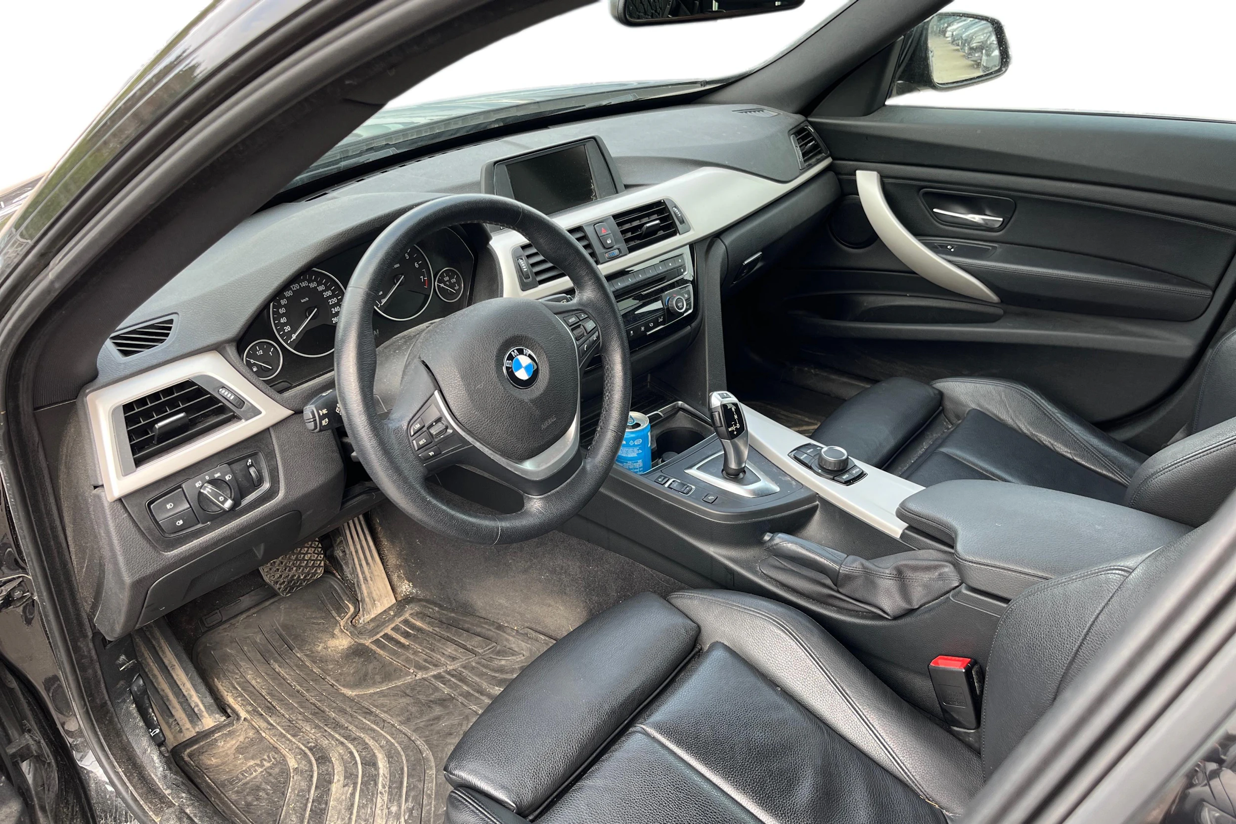 Musta BMW 320 Gran Turismo 2017 kuva 3.