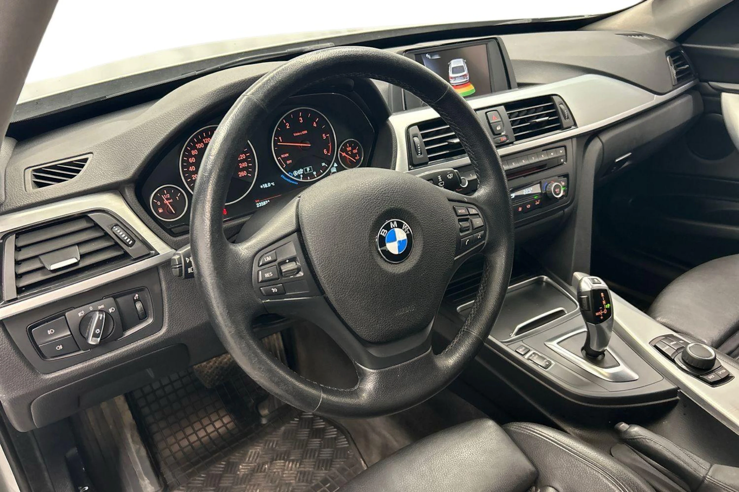 hopea BMW 320 Gran Turismo 2017 kuva 6.