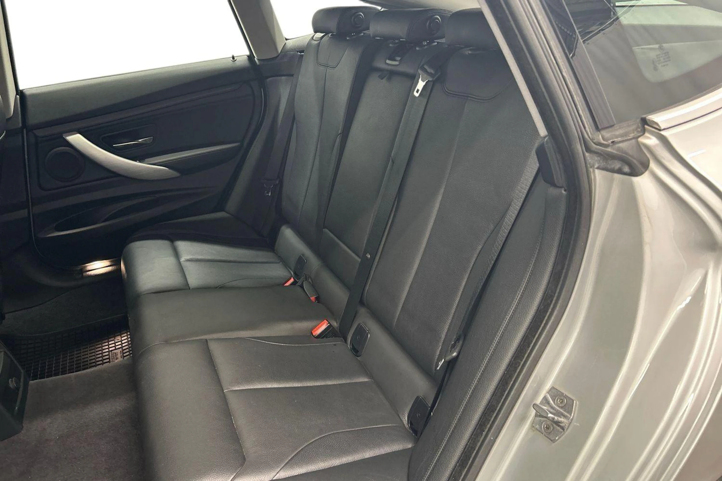 hopea BMW 320 Gran Turismo 2017 kuva 8.