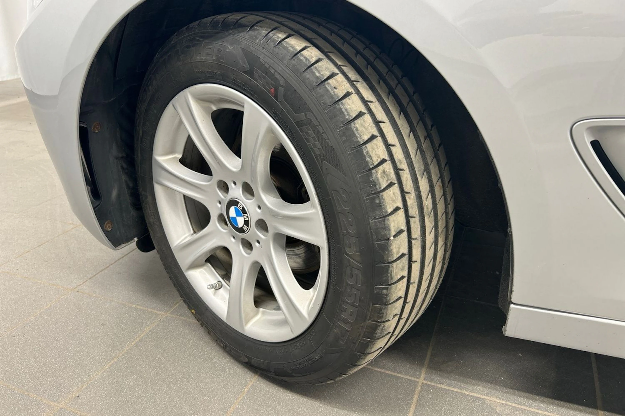 hopea BMW 320 Gran Turismo 2017 kuva 10.