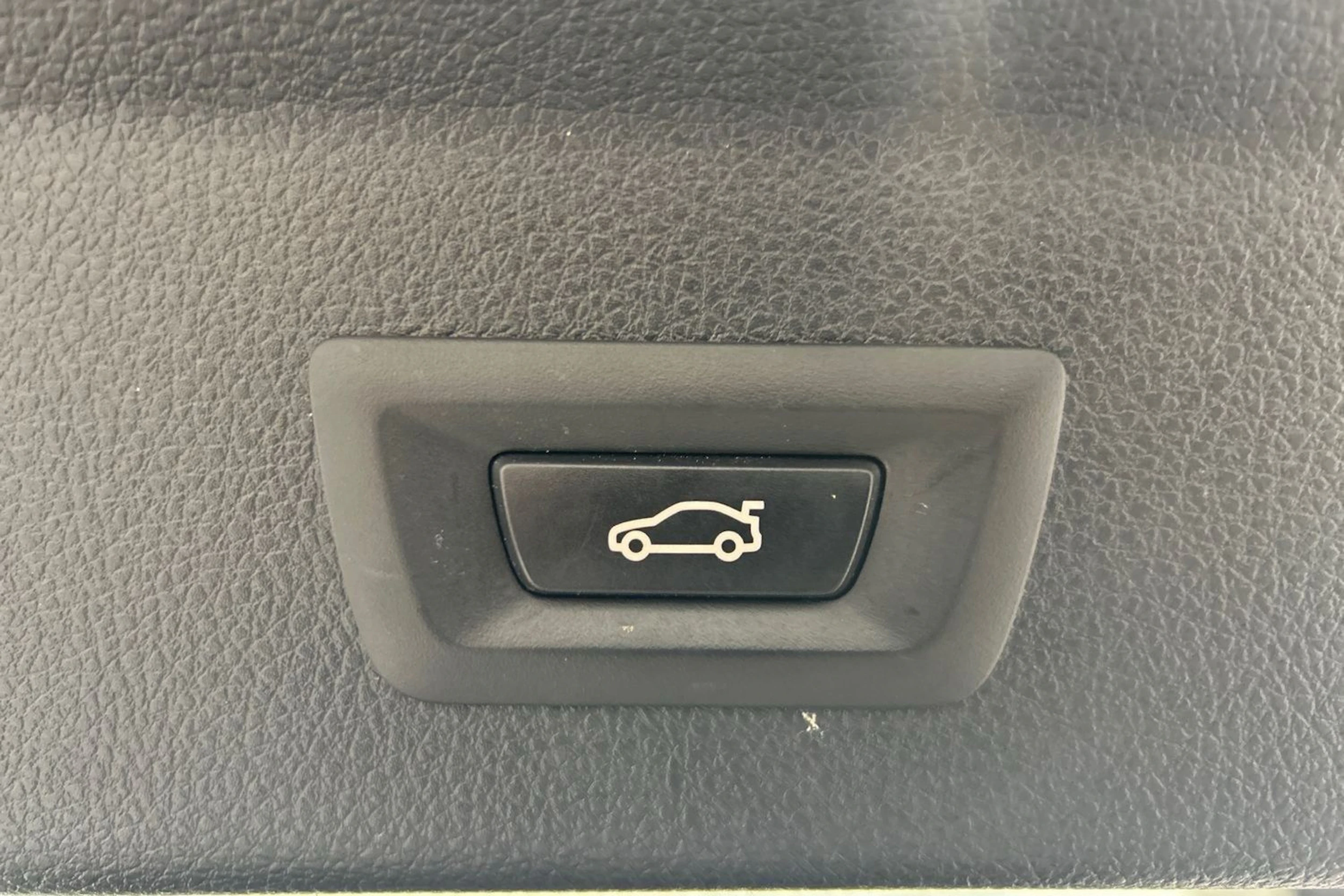 hopea BMW 320 Gran Turismo 2017 kuva 14.