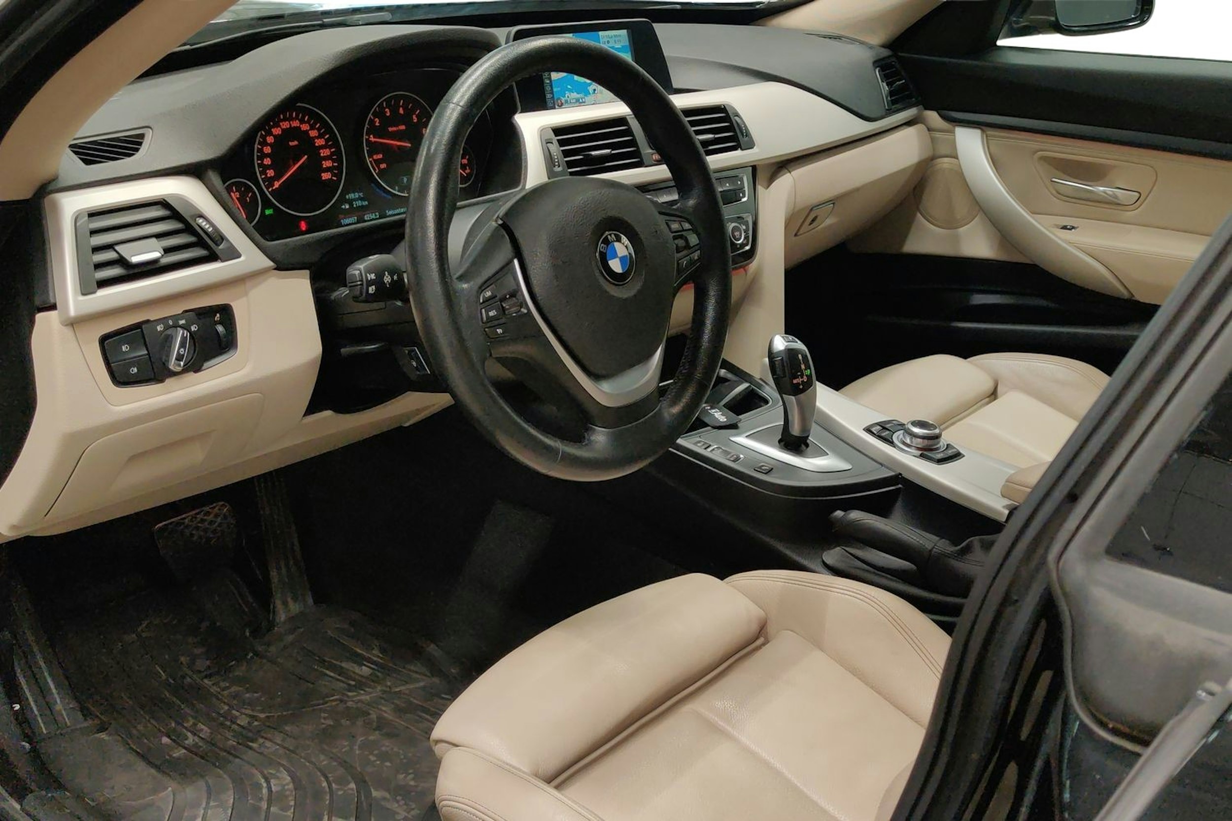 musta BMW 320 Gran Turismo 2017 kuva 6.