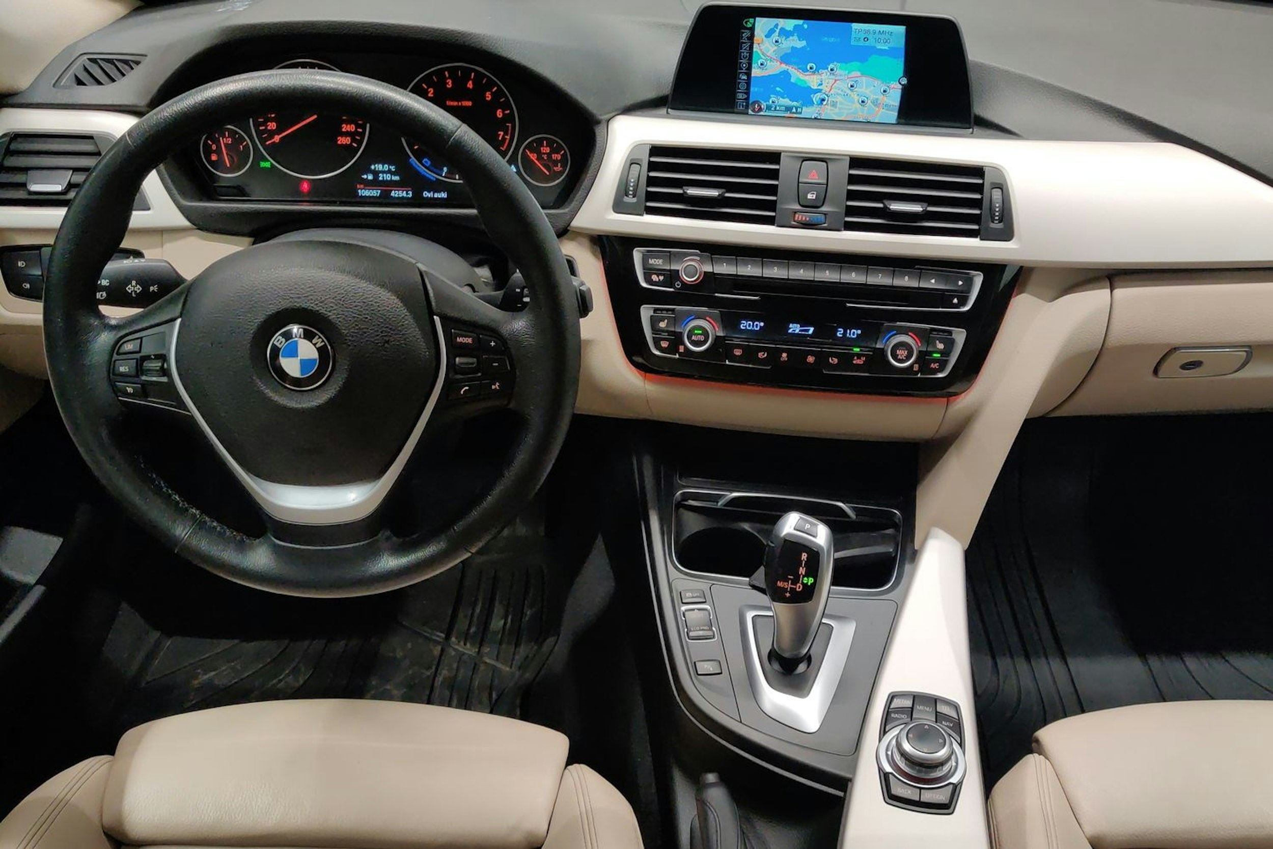 musta BMW 320 Gran Turismo 2017 kuva 7.