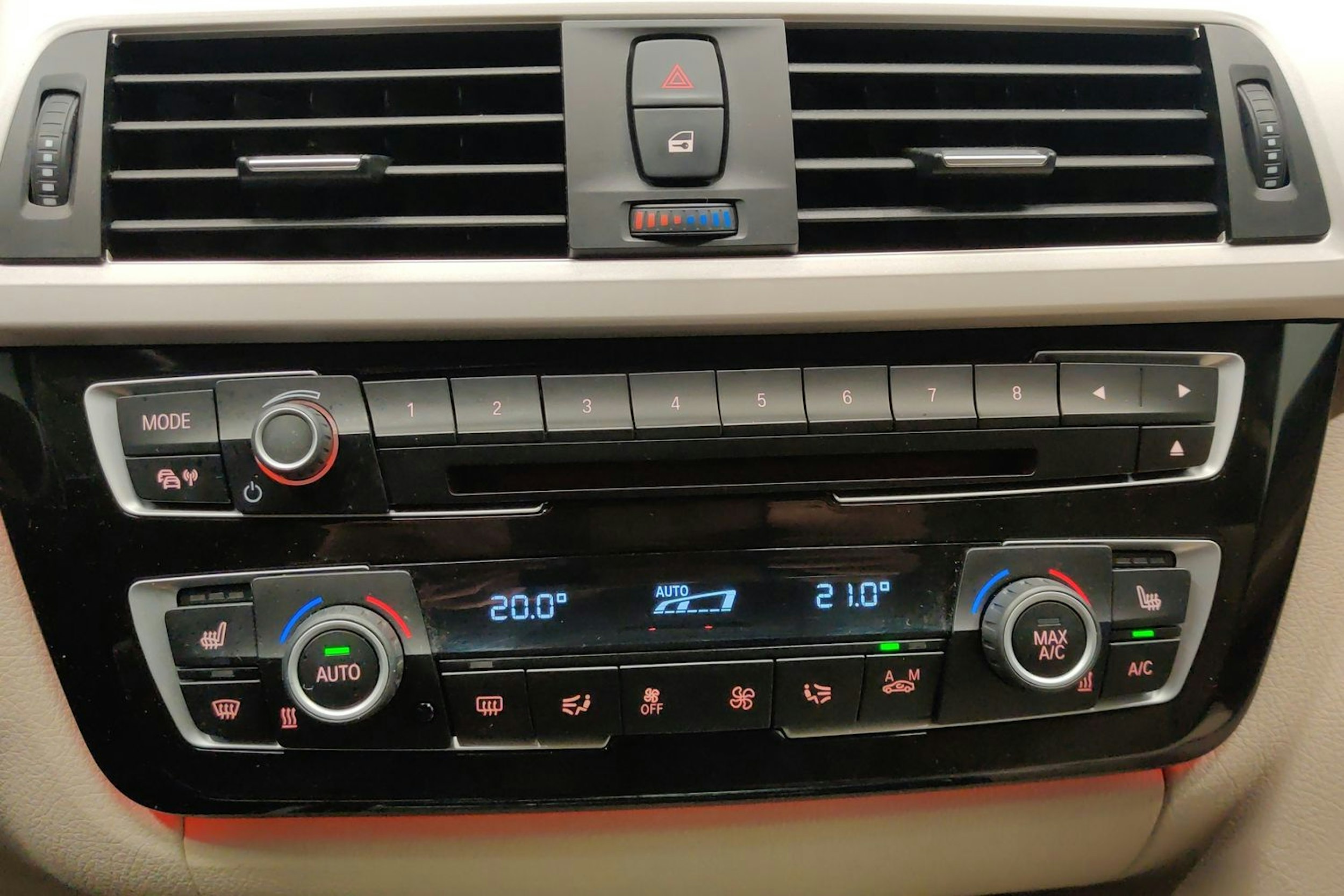 musta BMW 320 Gran Turismo 2017 kuva 14.