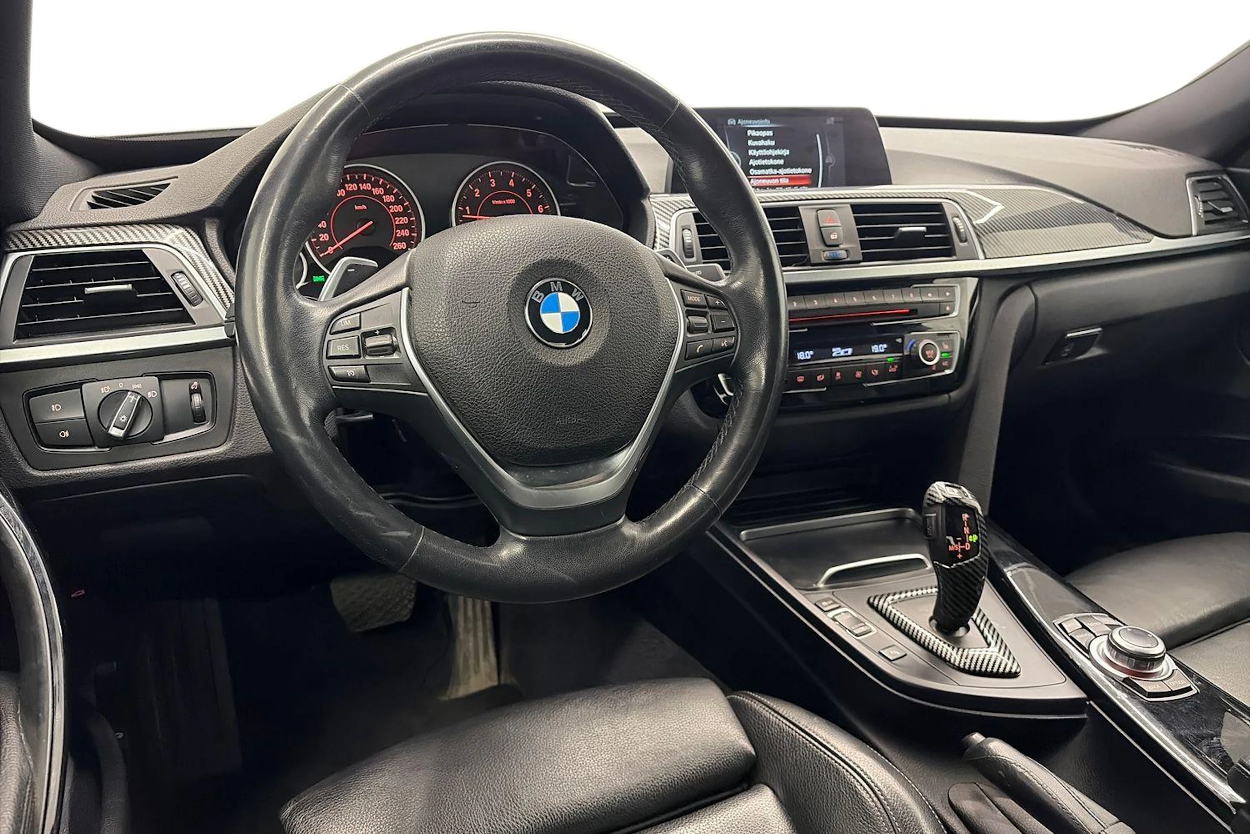 musta BMW 320 Gran Turismo 2017 kuva 8.