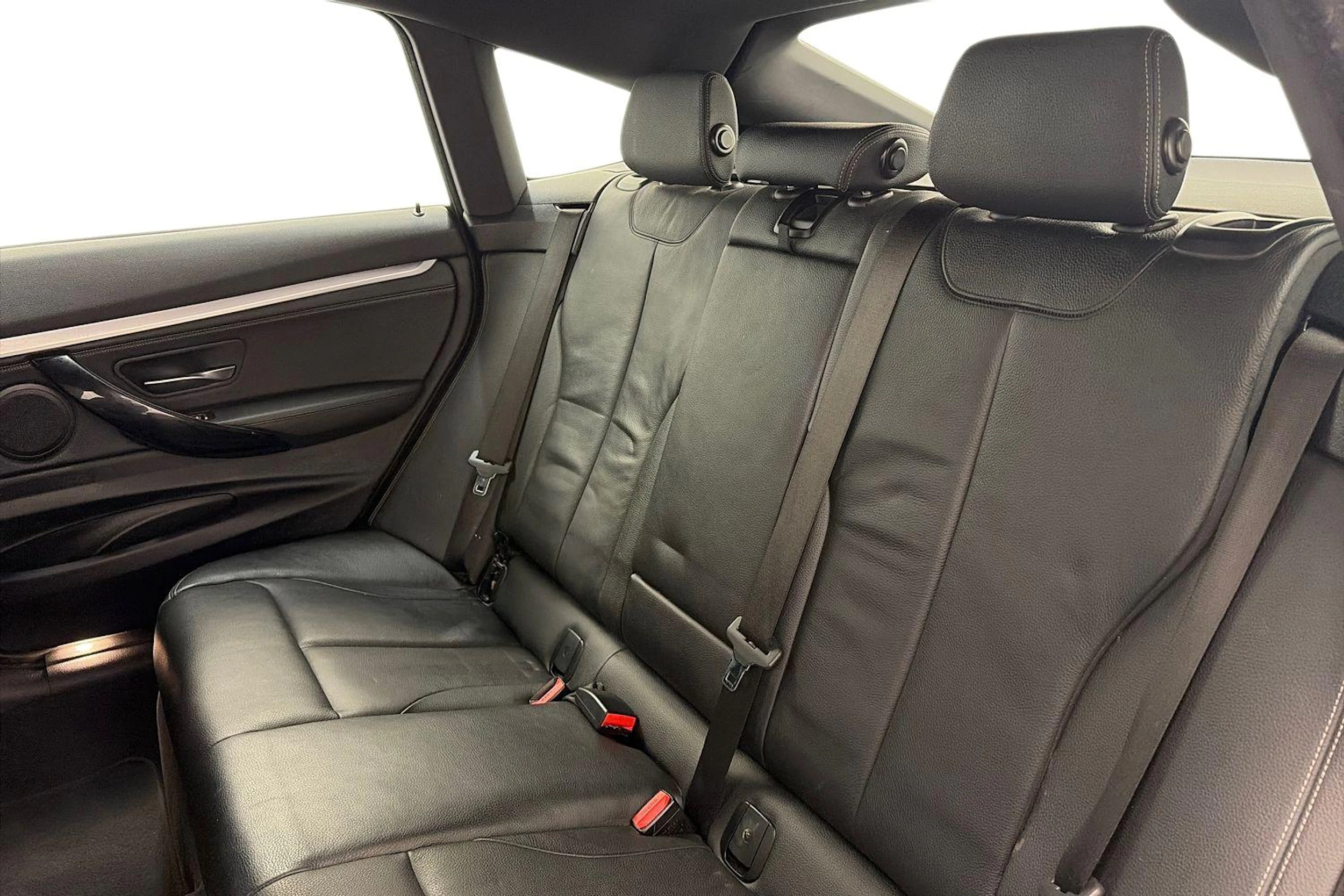 musta BMW 320 Gran Turismo 2017 kuva 11.