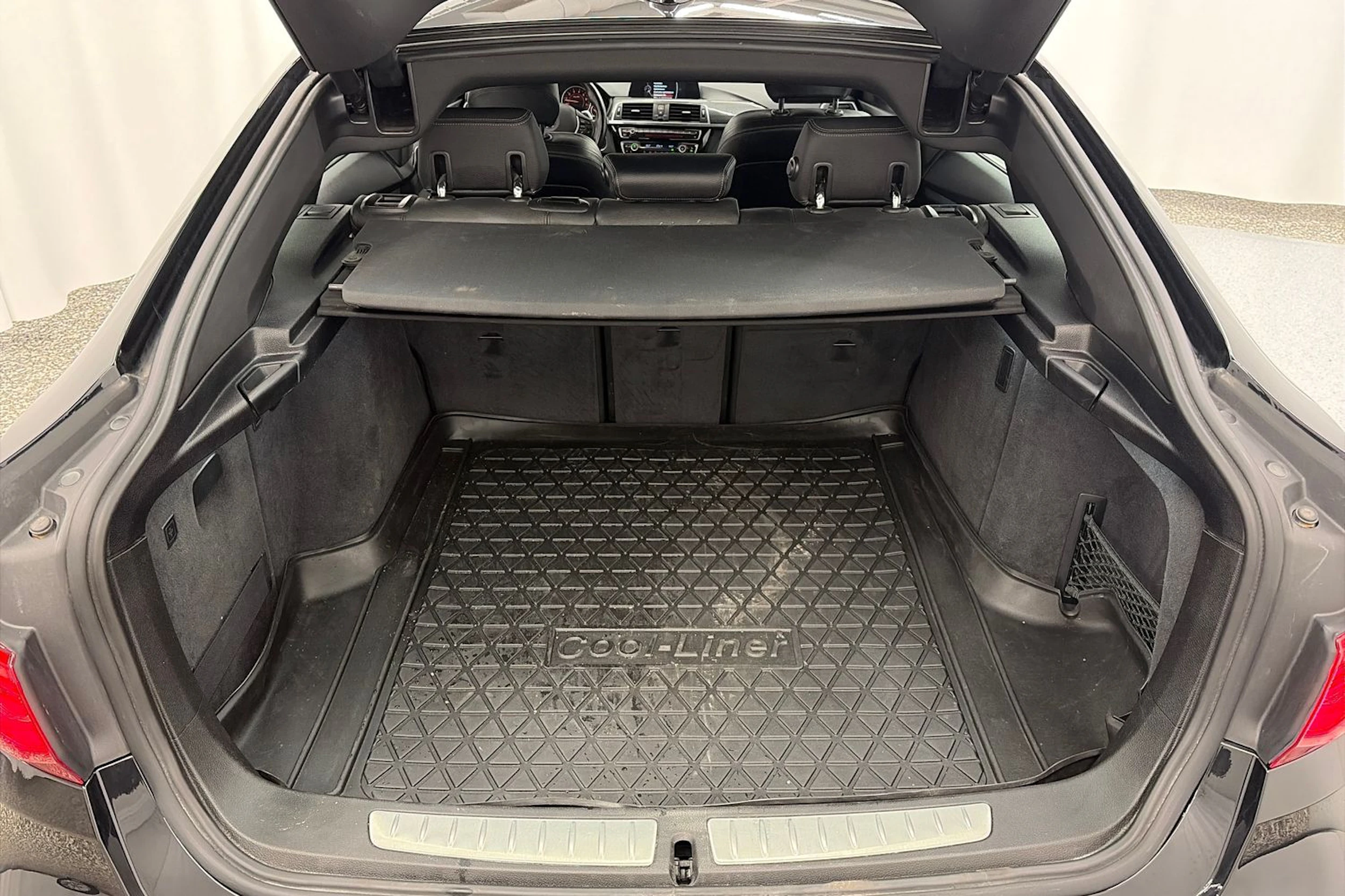 musta BMW 320 Gran Turismo 2017 kuva 15.
