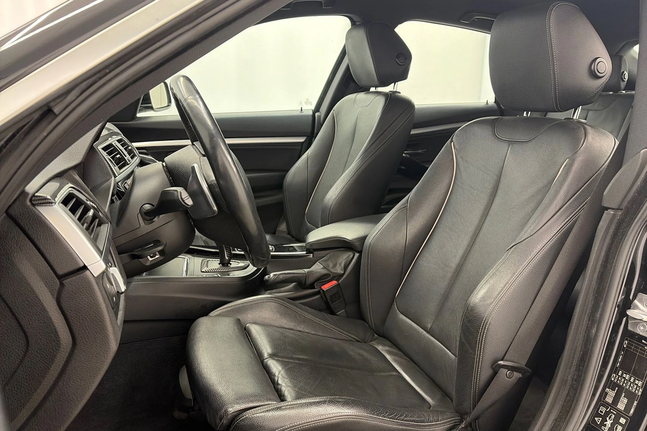 musta BMW 320 Gran Turismo 2017 kuva 17.