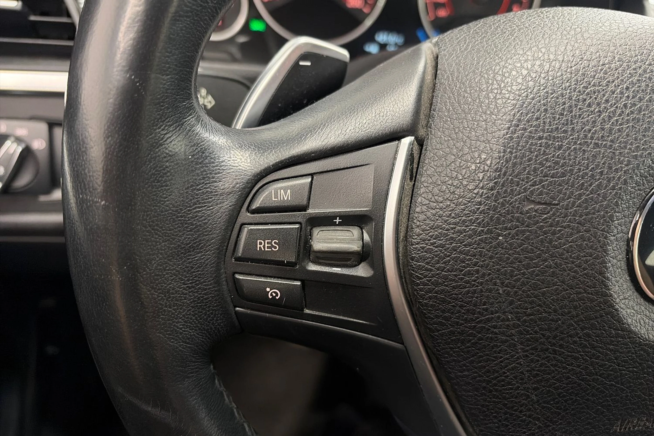 musta BMW 320 Gran Turismo 2017 kuva 19.
