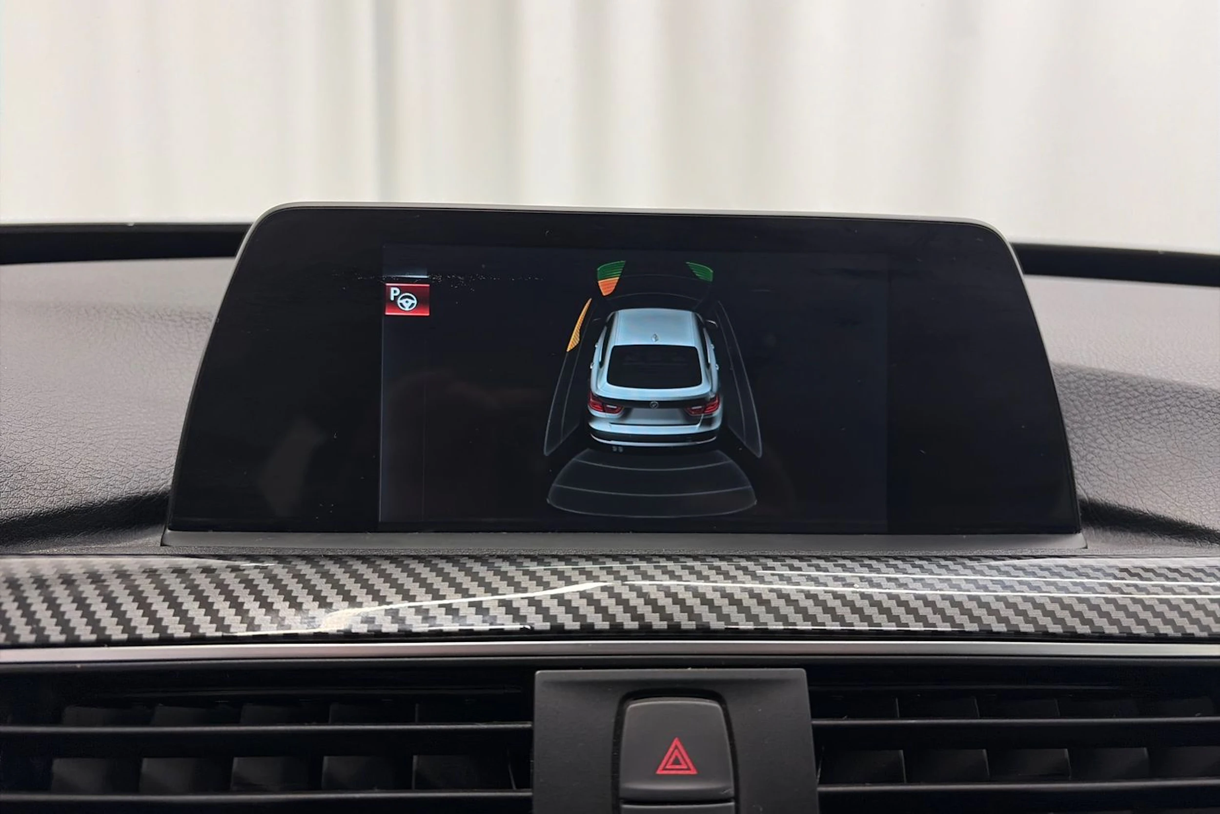 musta BMW 320 Gran Turismo 2017 kuva 23.