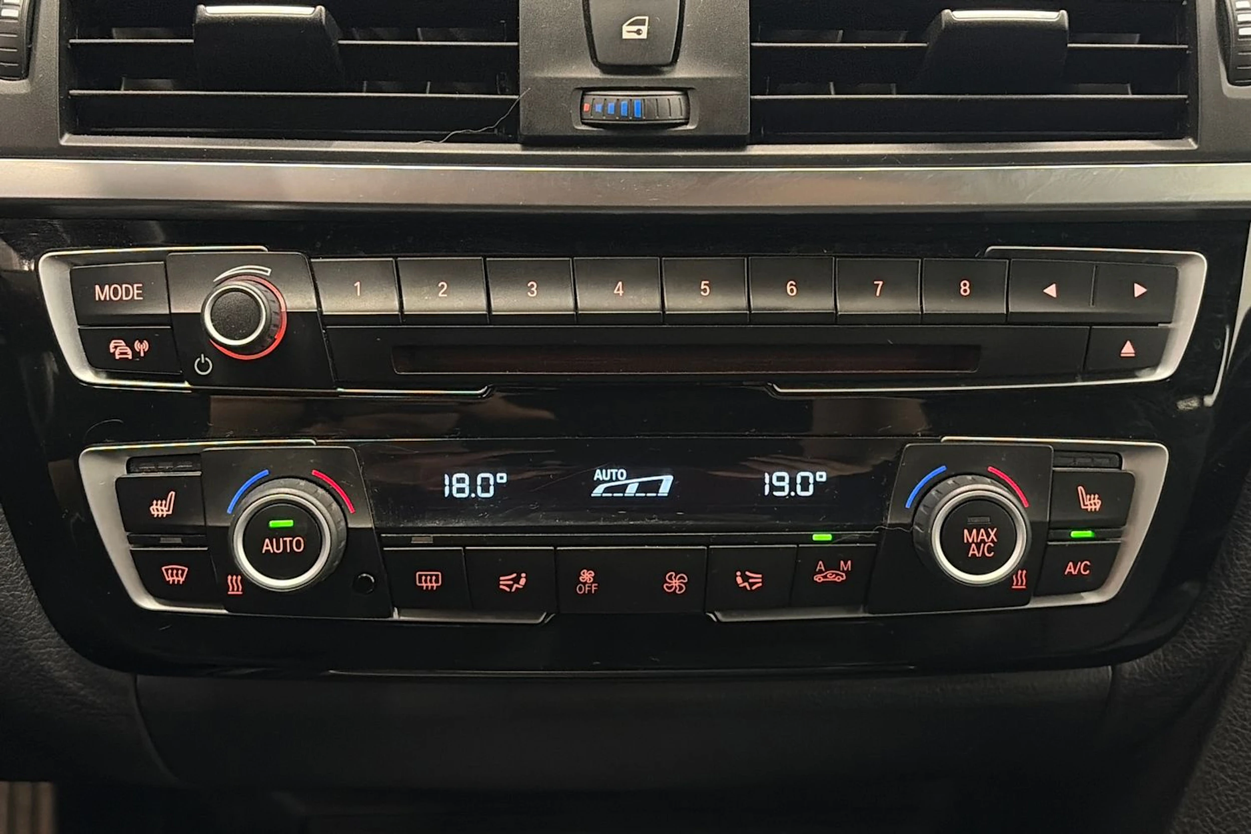 musta BMW 320 Gran Turismo 2017 kuva 25.