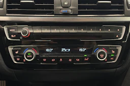 musta BMW 320 Gran Turismo 2017 kuva 25.
