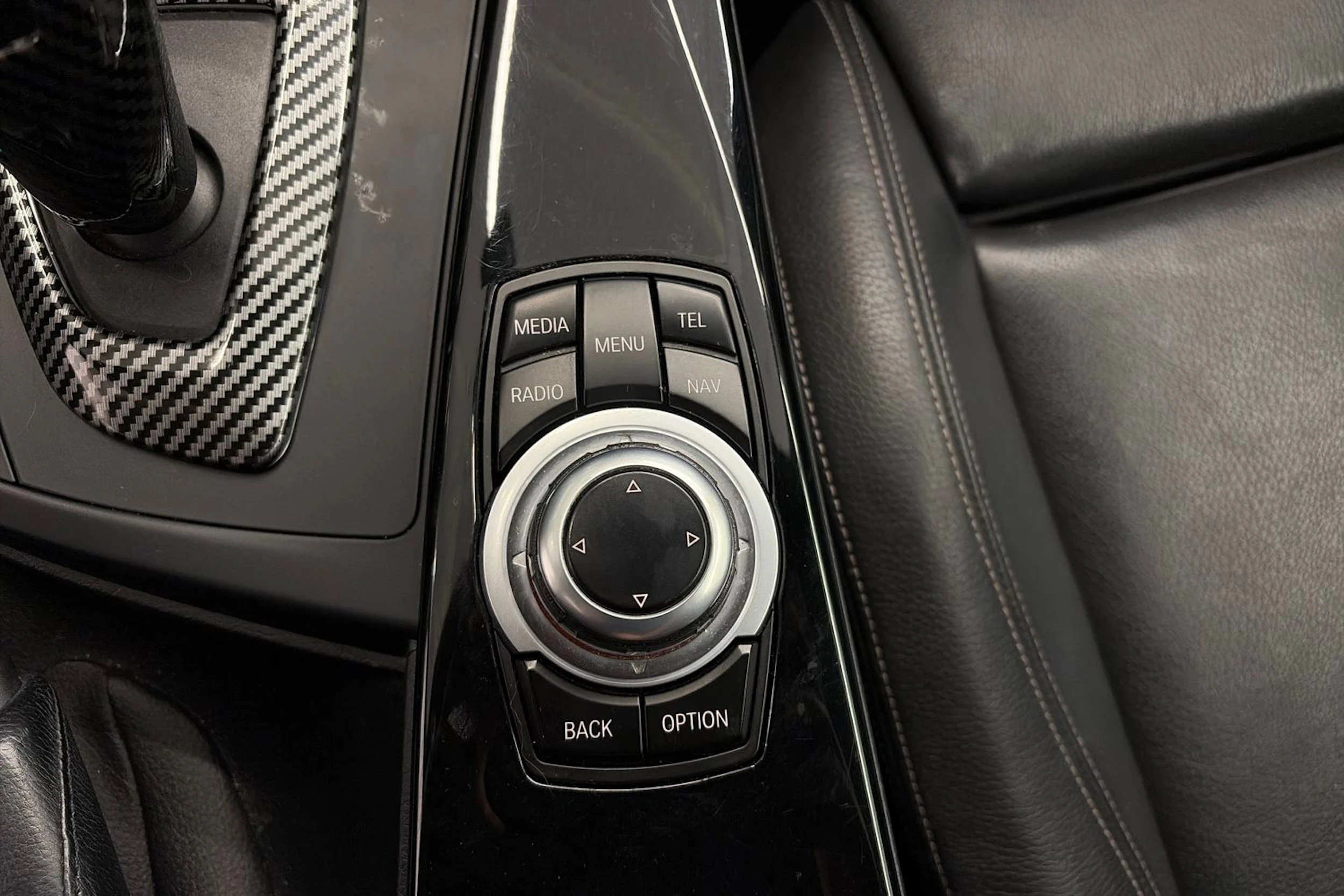 musta BMW 320 Gran Turismo 2017 kuva 29.