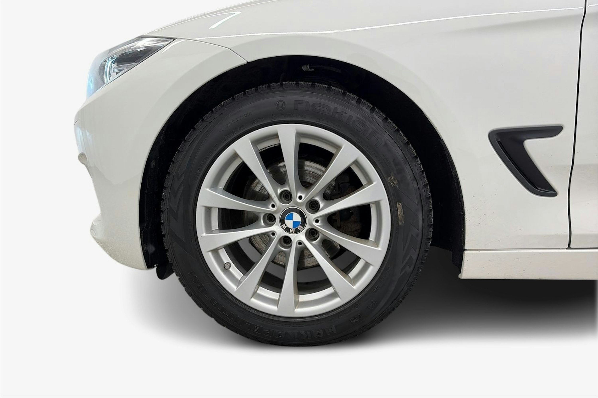 valkoinen BMW 320 Gran Turismo 2017 kuva 11.