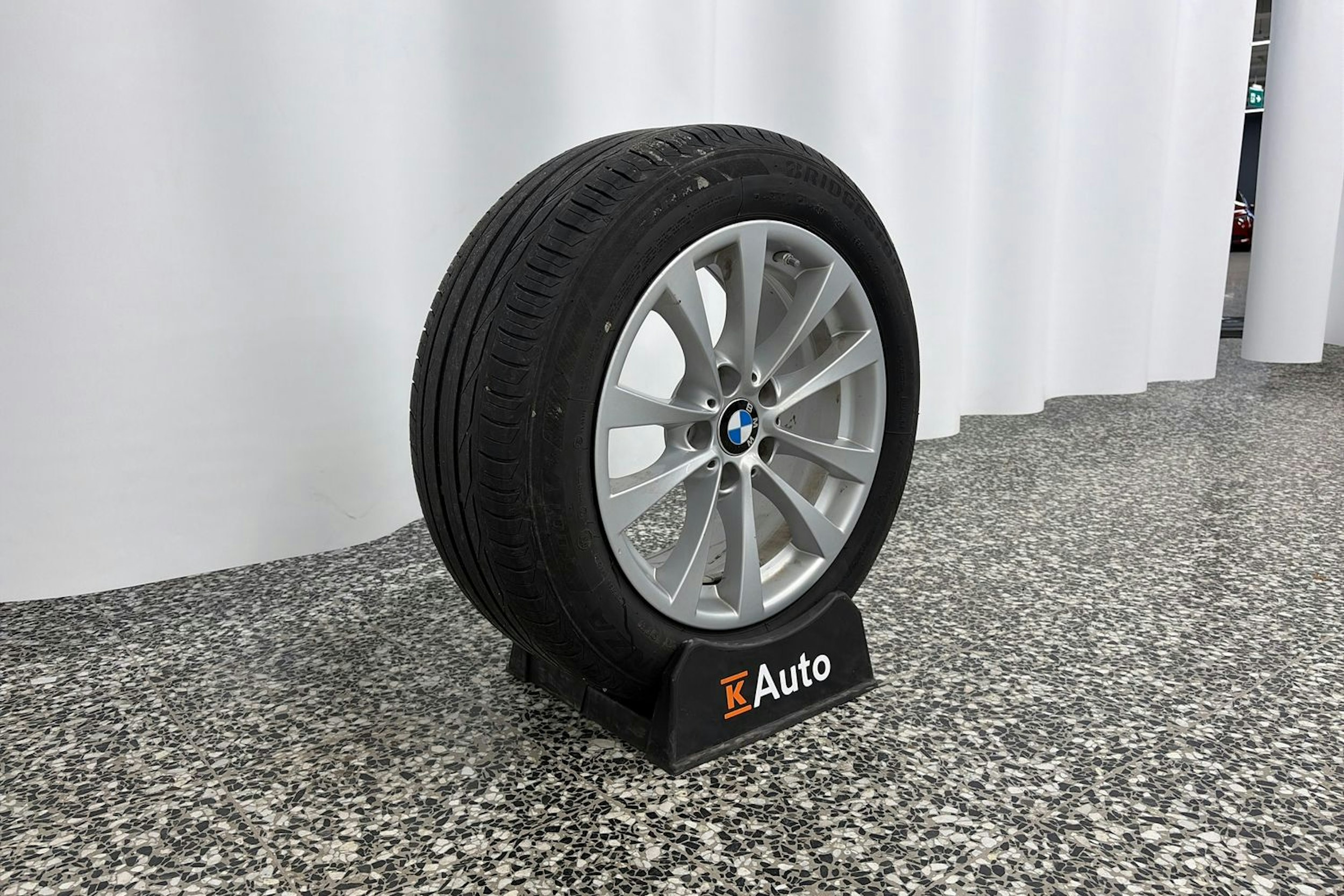 valkoinen BMW 320 Gran Turismo 2017 kuva 13.