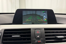 valkoinen BMW 320 Gran Turismo 2017 kuva 21.