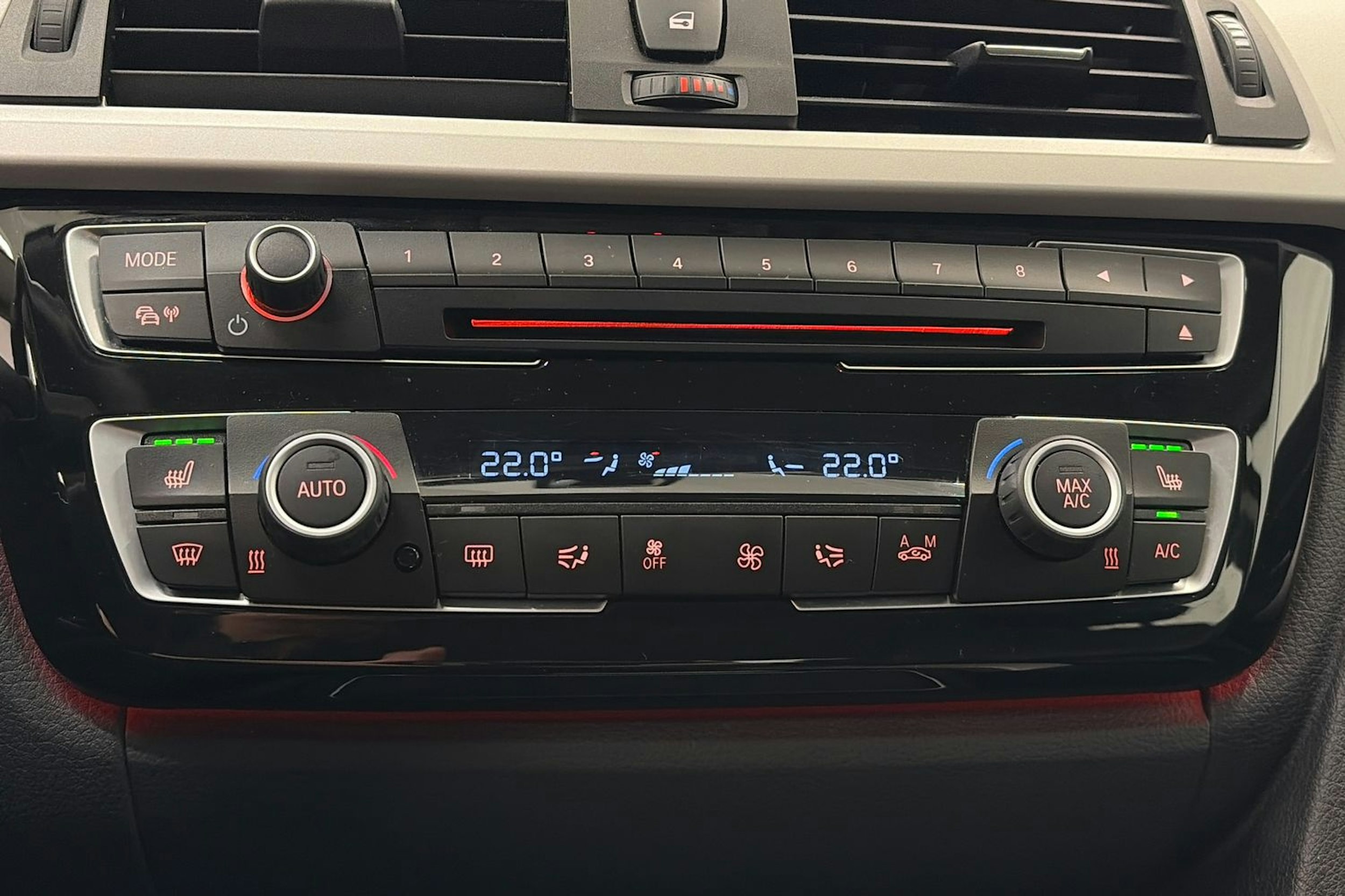 valkoinen BMW 320 Gran Turismo 2017 kuva 23.