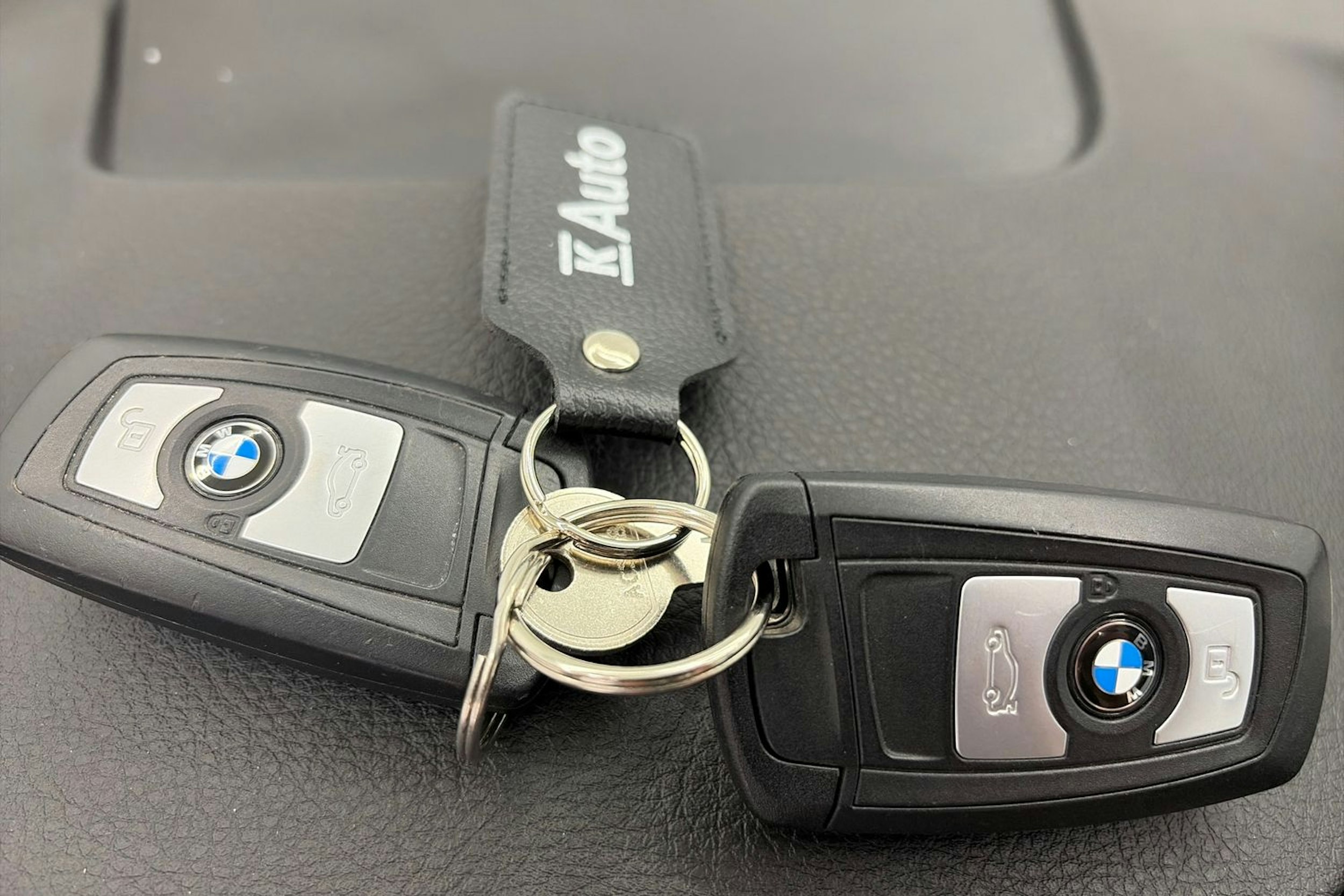 valkoinen BMW 320 Gran Turismo 2017 kuva 27.