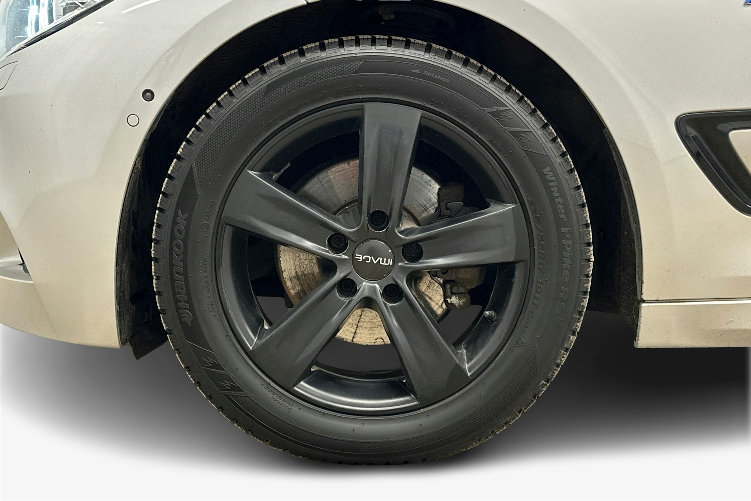 harmaa BMW 320 Gran Turismo 2018 kuva 11.