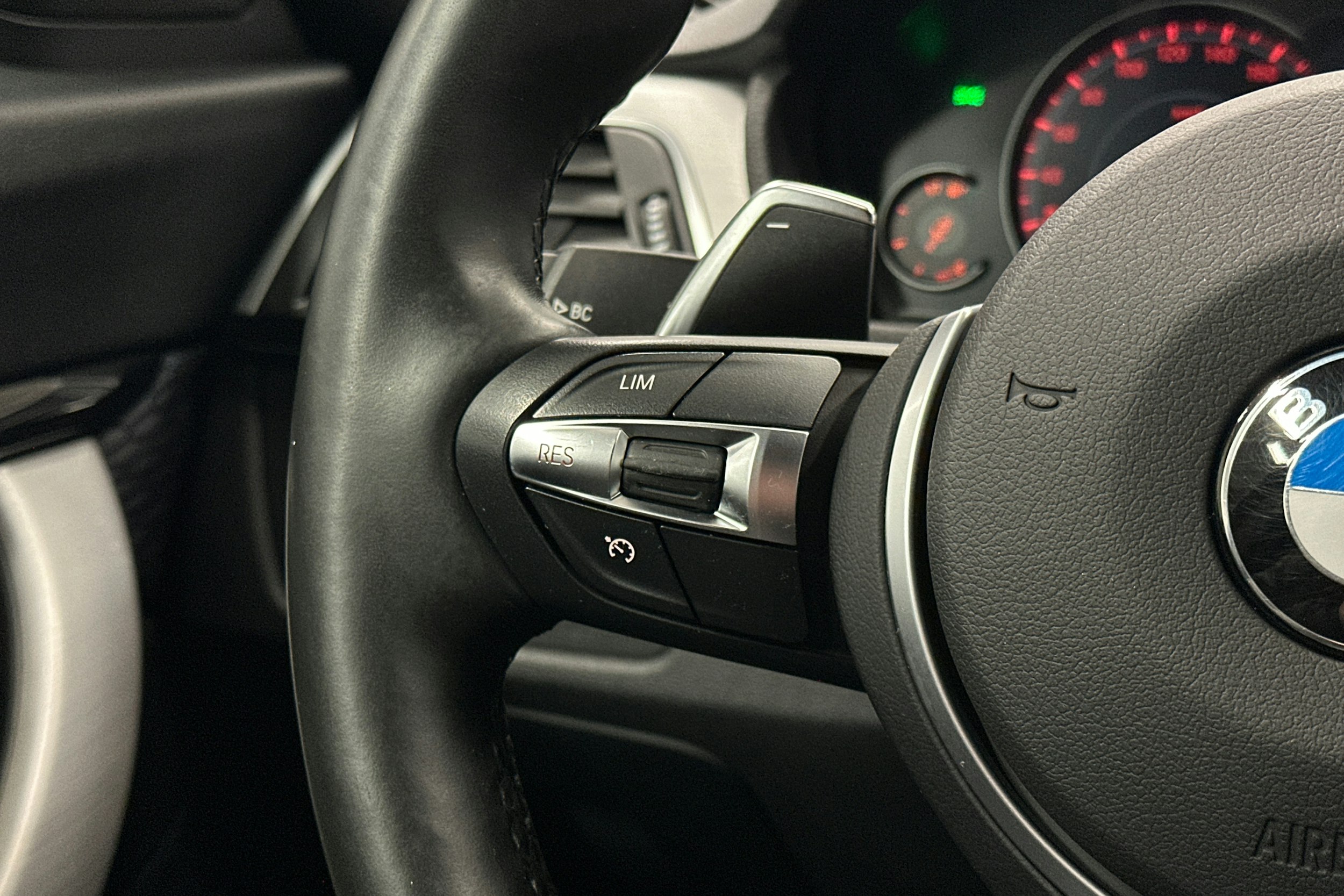 harmaa BMW 320 Gran Turismo 2018 kuva 19.