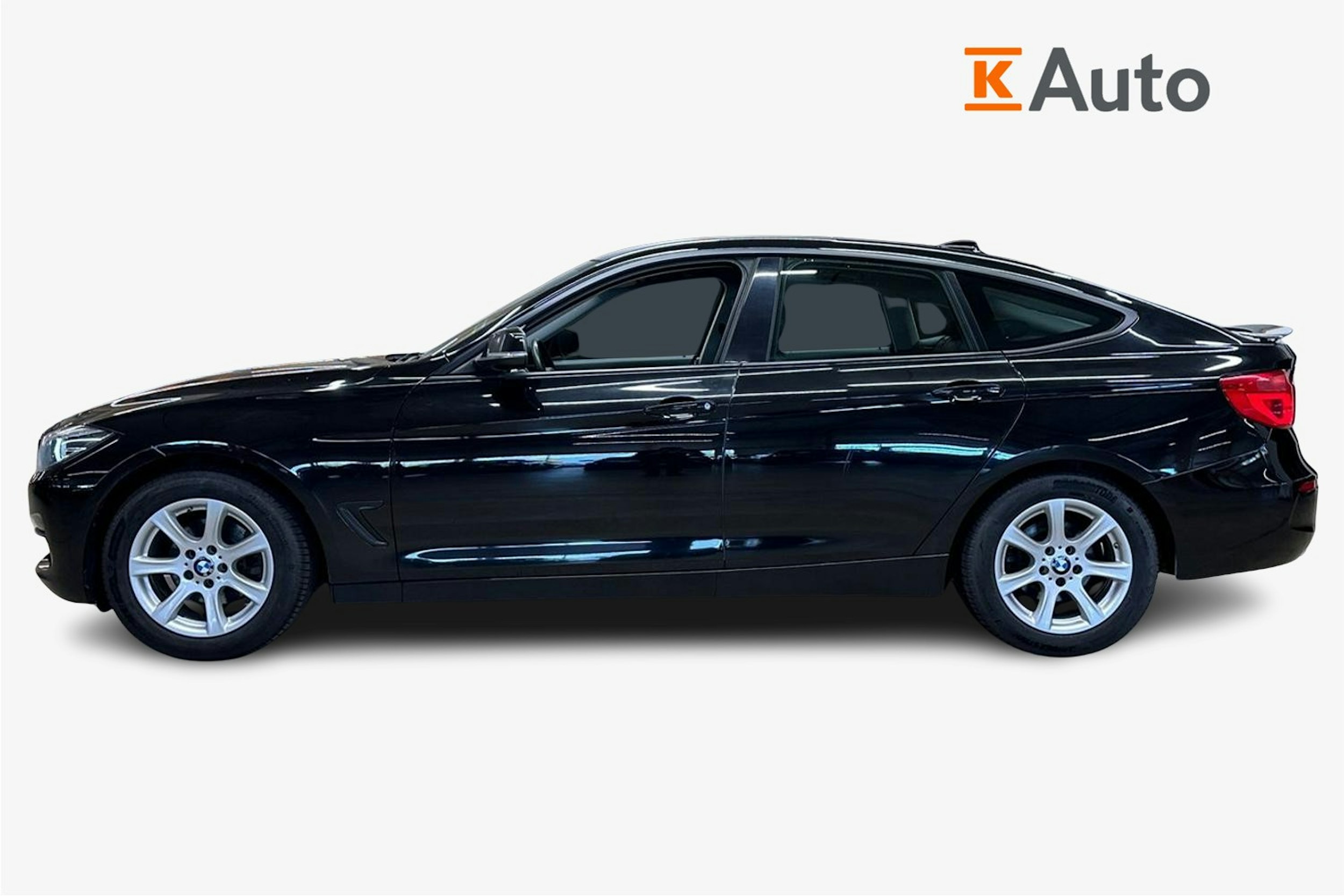 musta BMW 320 Gran Turismo 2018 kuva 6.