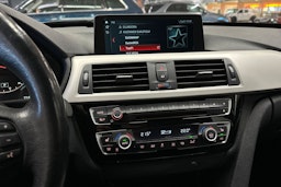 musta BMW 320 Gran Turismo 2018 kuva 22.