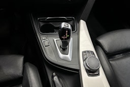 musta BMW 320 Gran Turismo 2018 kuva 23.
