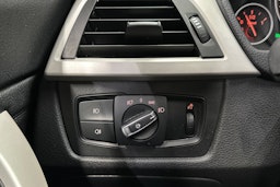musta BMW 320 Gran Turismo 2018 kuva 27.