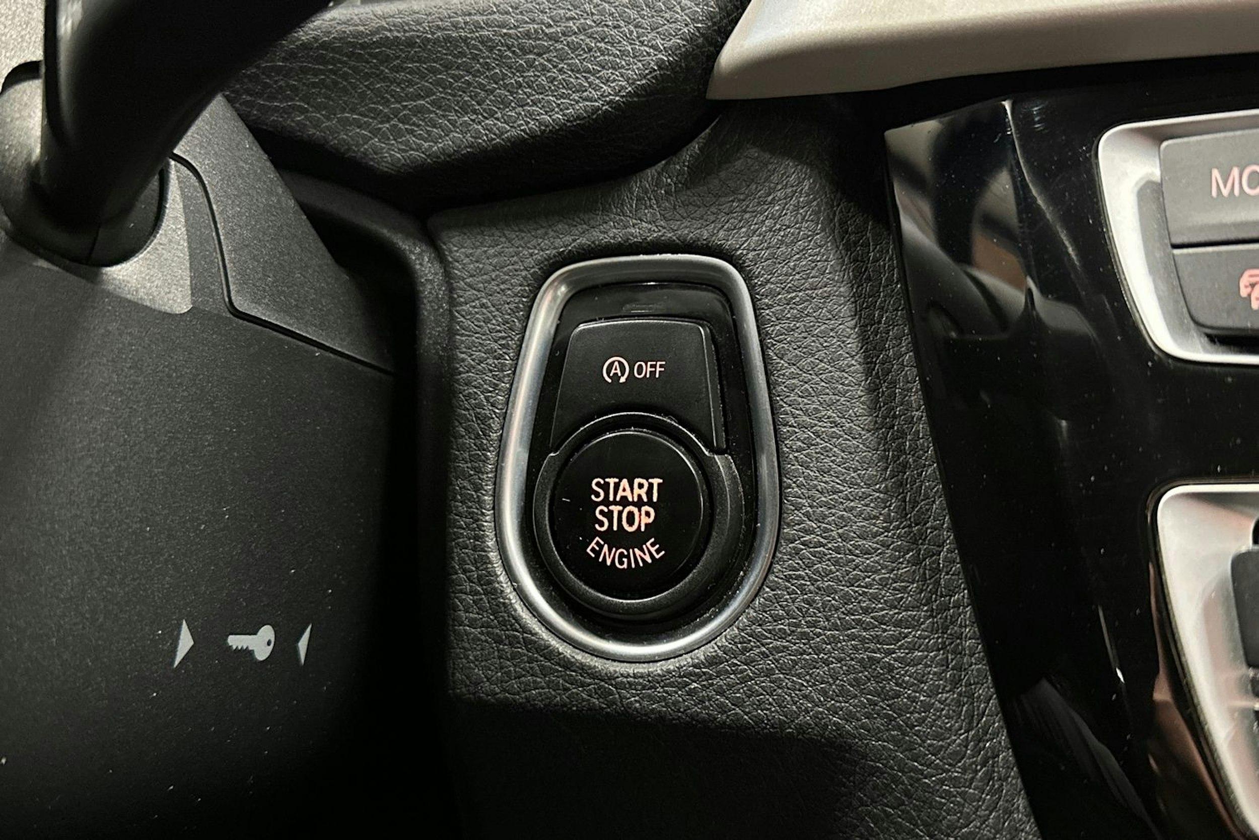 musta BMW 320 Gran Turismo 2018 kuva 28.