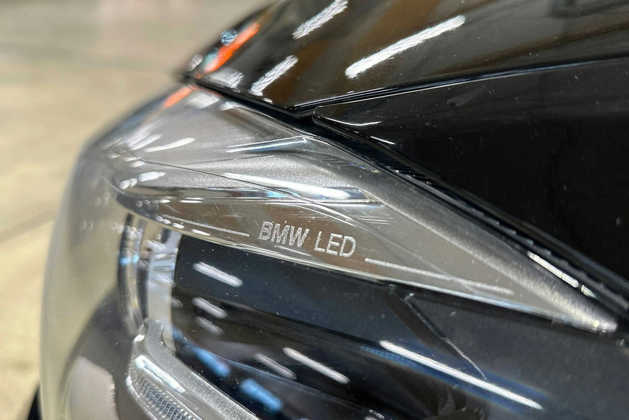musta BMW 320 Gran Turismo 2018 kuva 34.