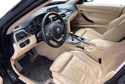 musta BMW 320 Gran Turismo 2018 kuva 3.