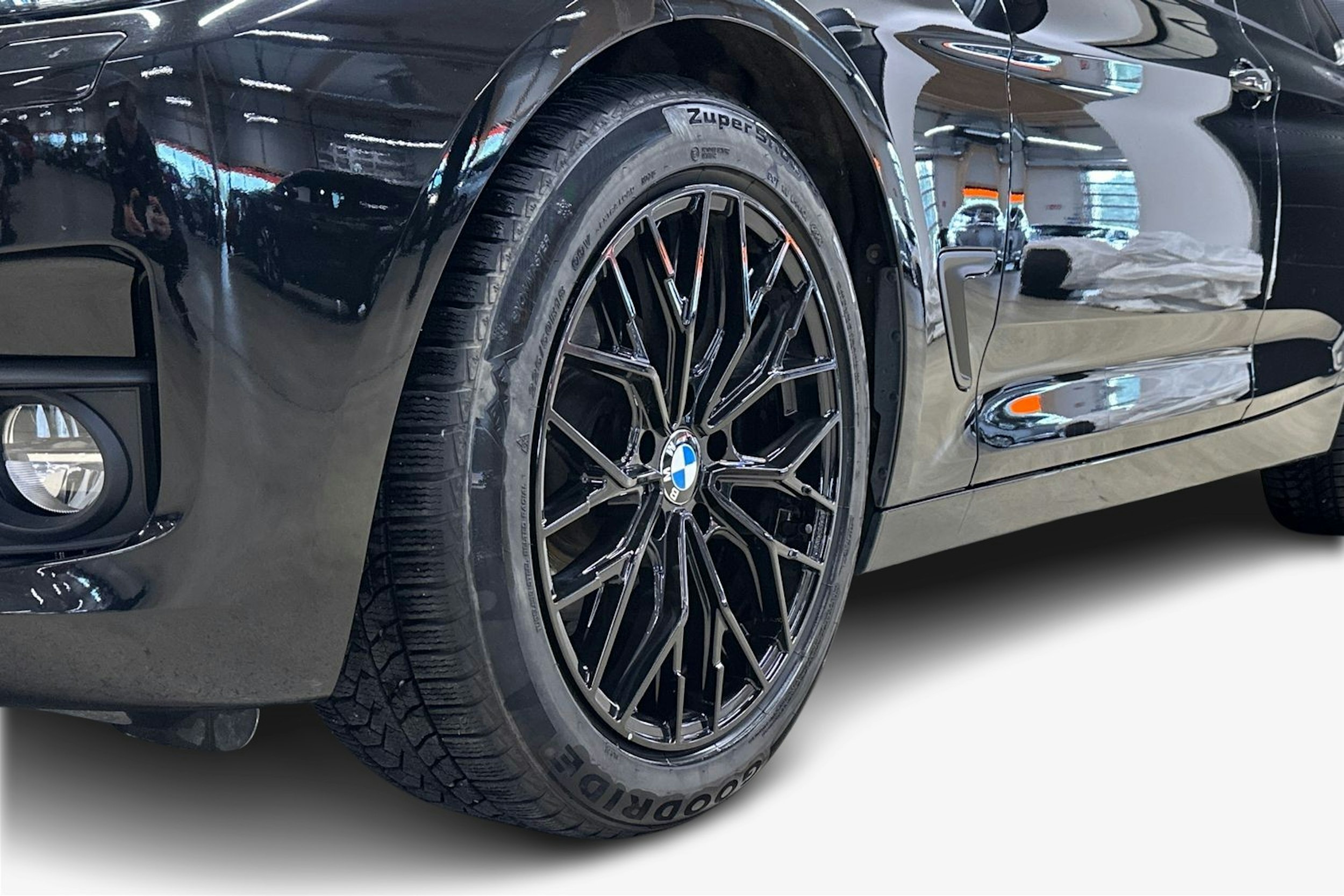 musta BMW 320 Gran Turismo 2018 kuva 11.