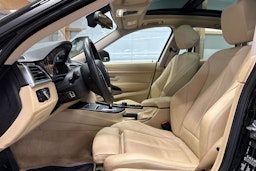 musta BMW 320 Gran Turismo 2018 kuva 17.