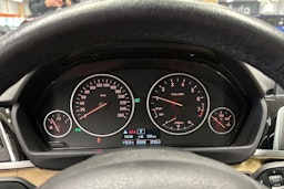 musta BMW 320 Gran Turismo 2018 kuva 23.