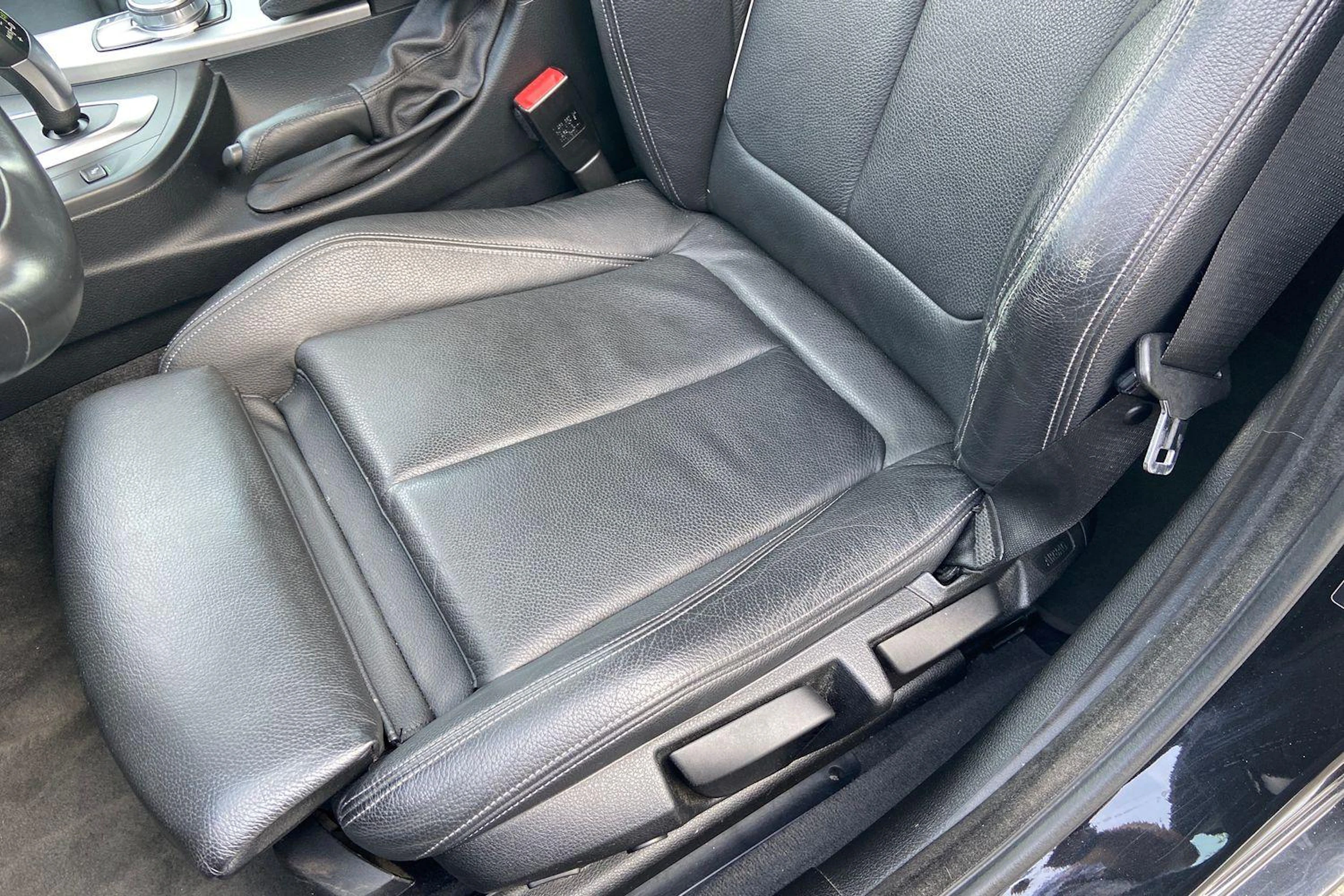 musta BMW 320 Gran Turismo 2019 kuva 8.