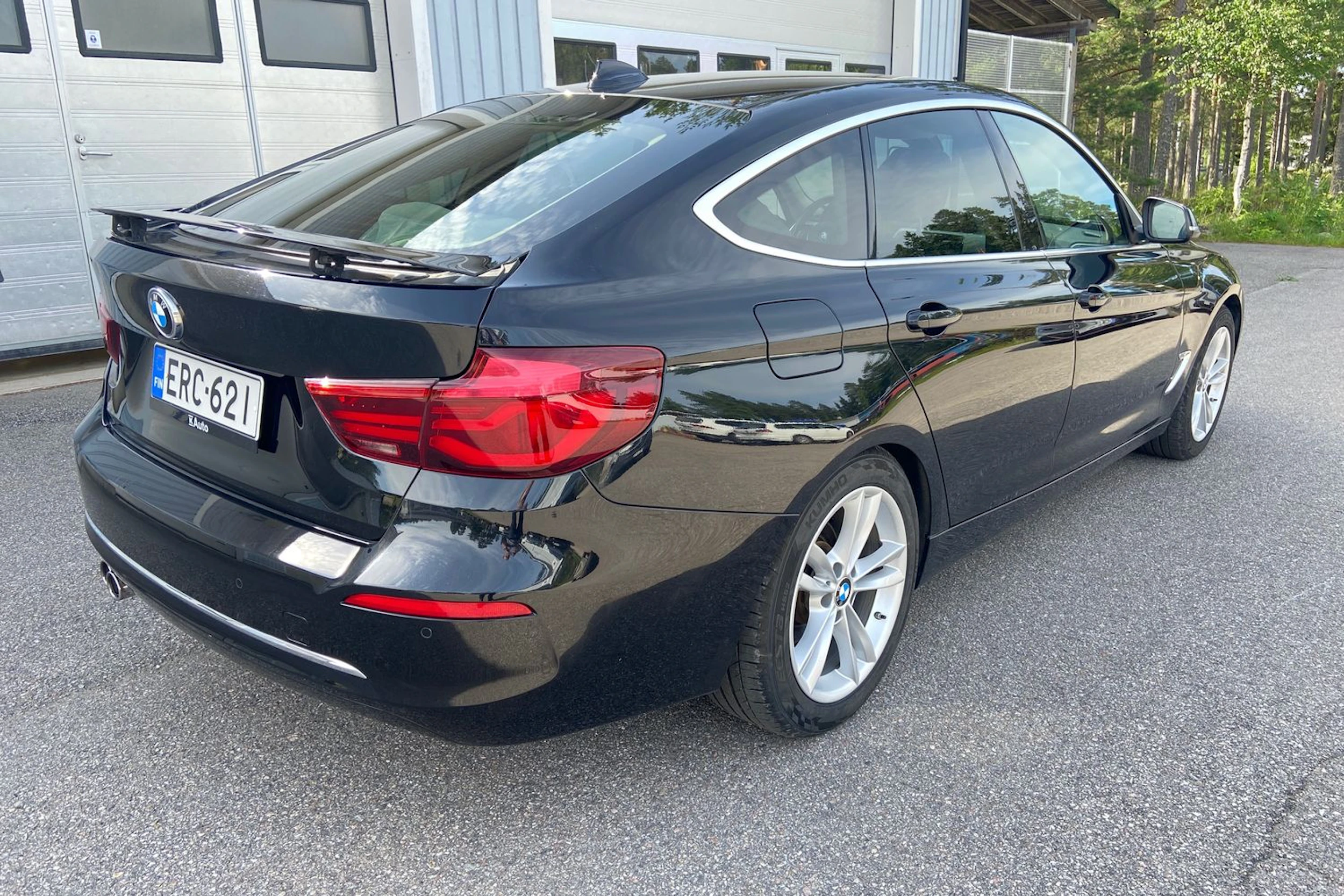 musta BMW 320 Gran Turismo 2019 kuva 12.