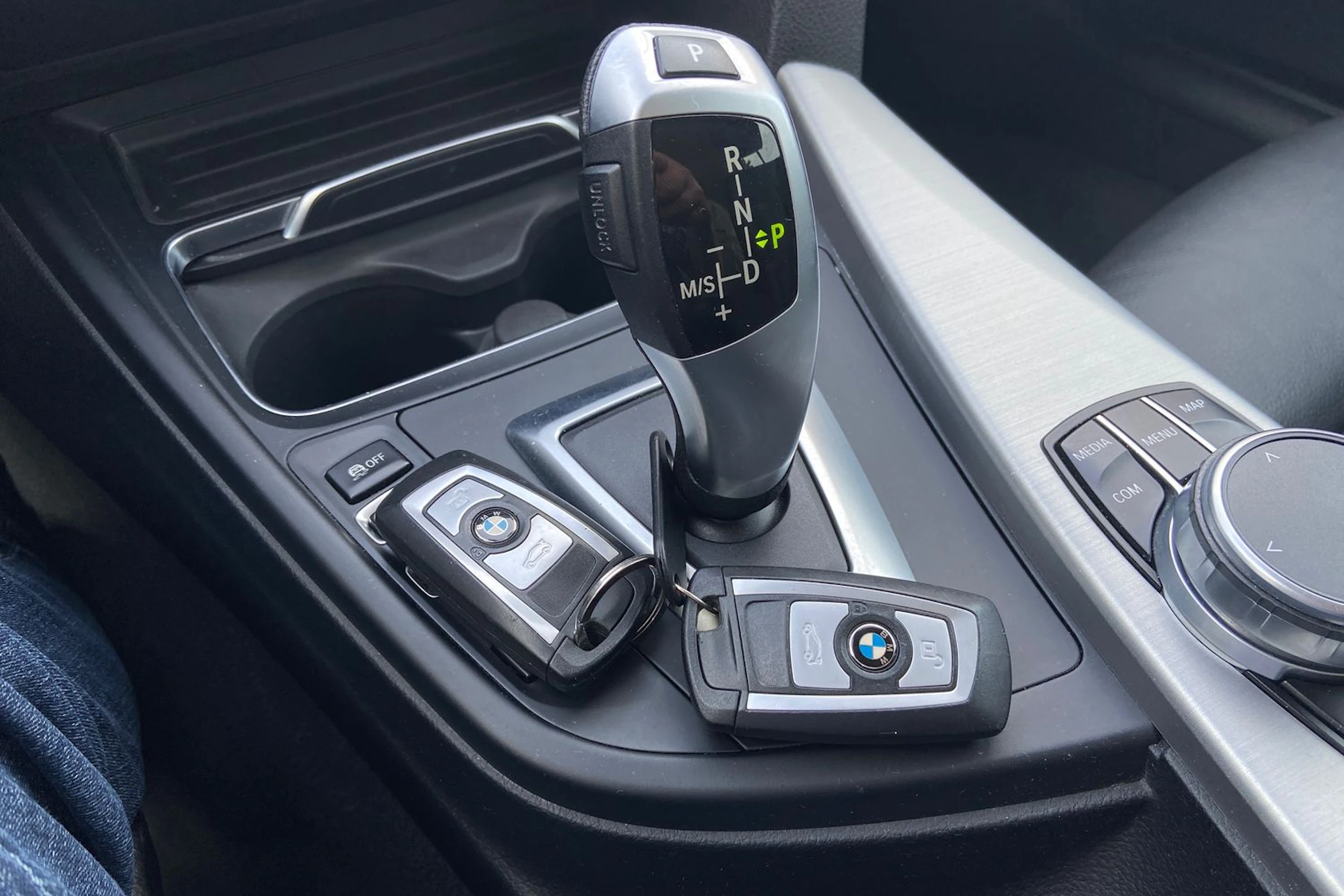 musta BMW 320 Gran Turismo 2019 kuva 14.