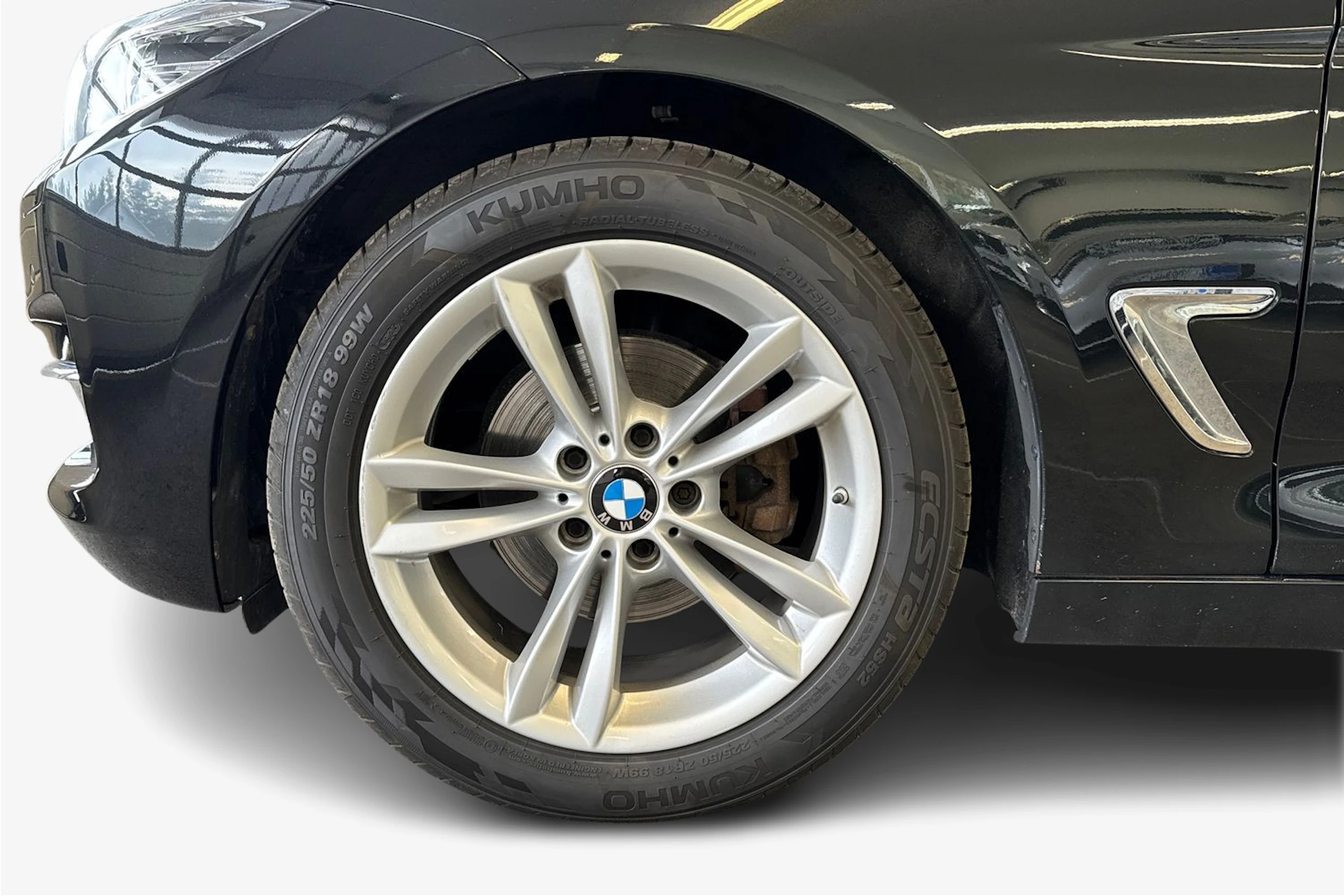 musta BMW 320 Gran Turismo 2020 kuva 9.