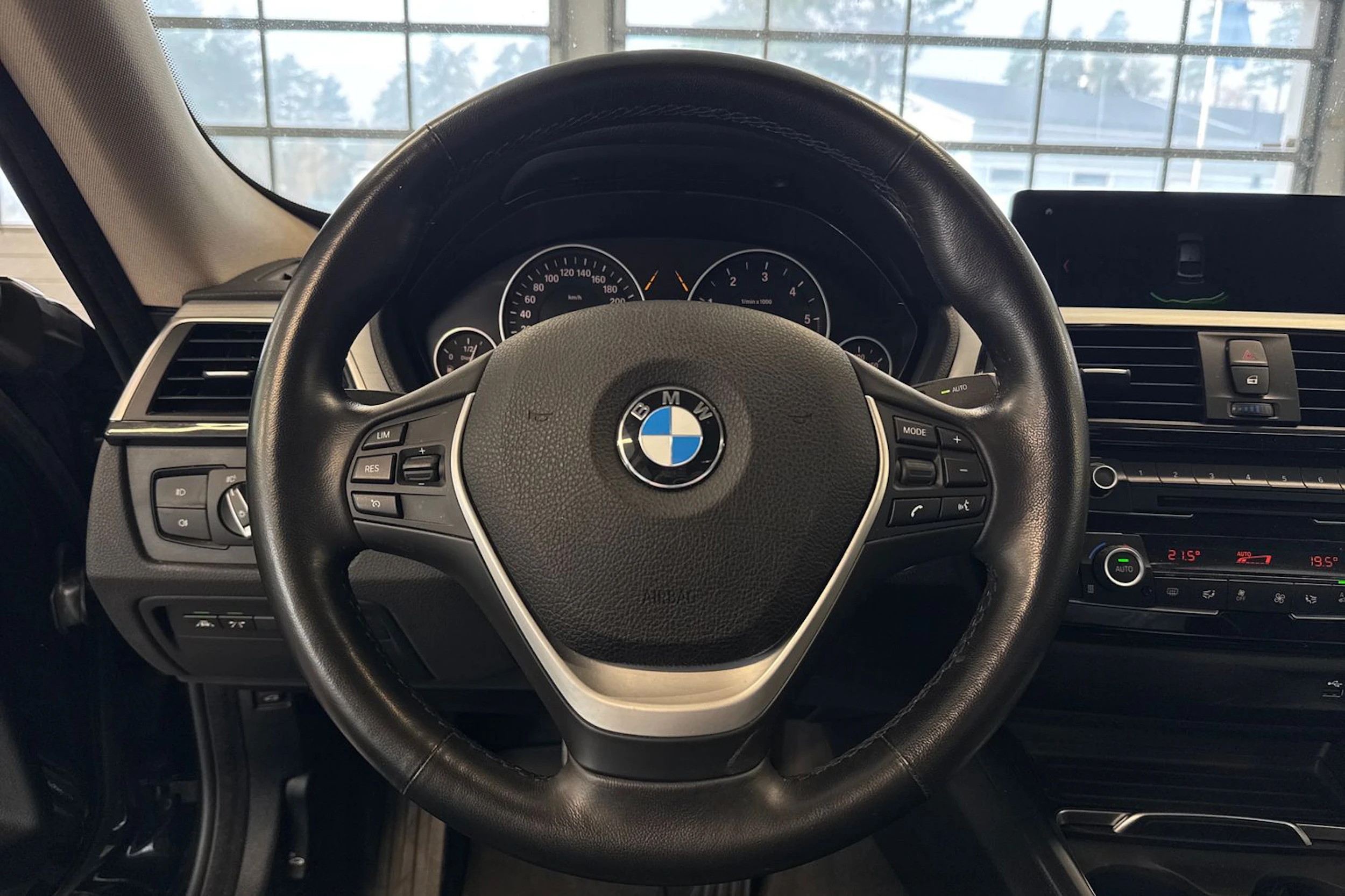 musta BMW 320 Gran Turismo 2020 kuva 17.