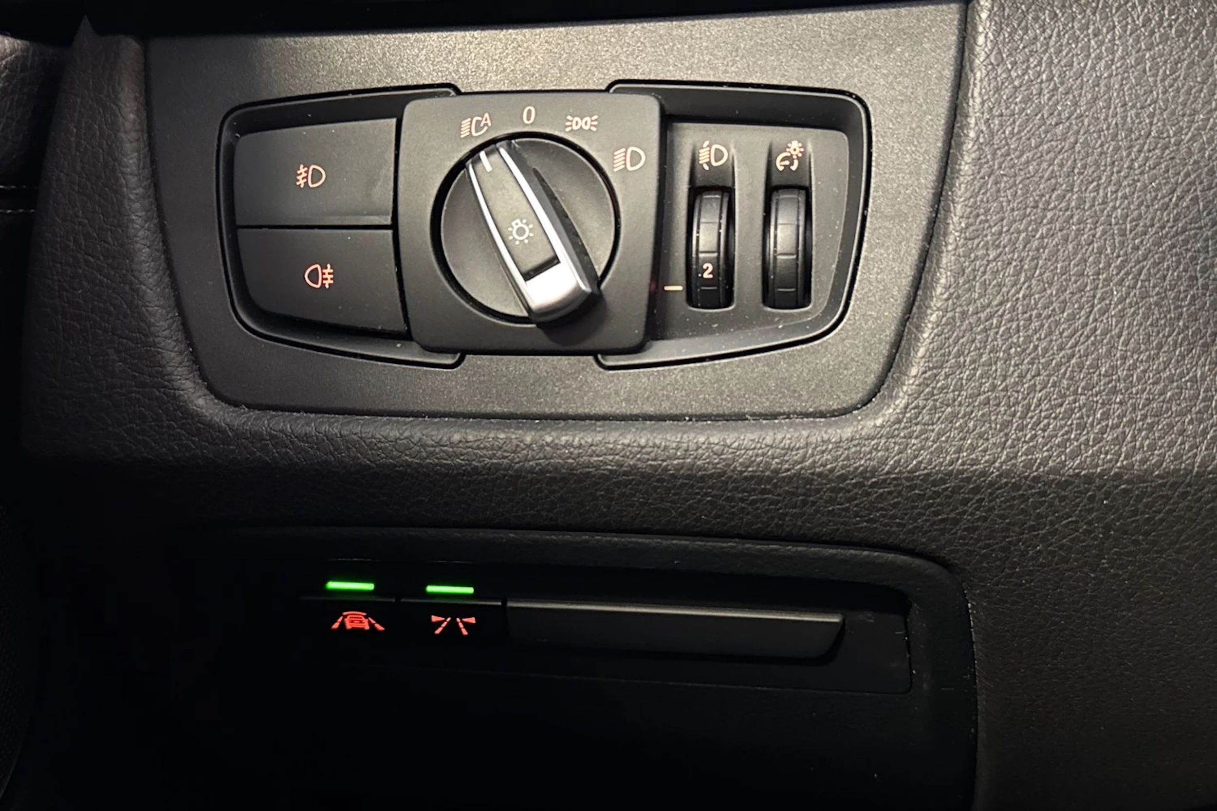 musta BMW 320 Gran Turismo 2020 kuva 22.
