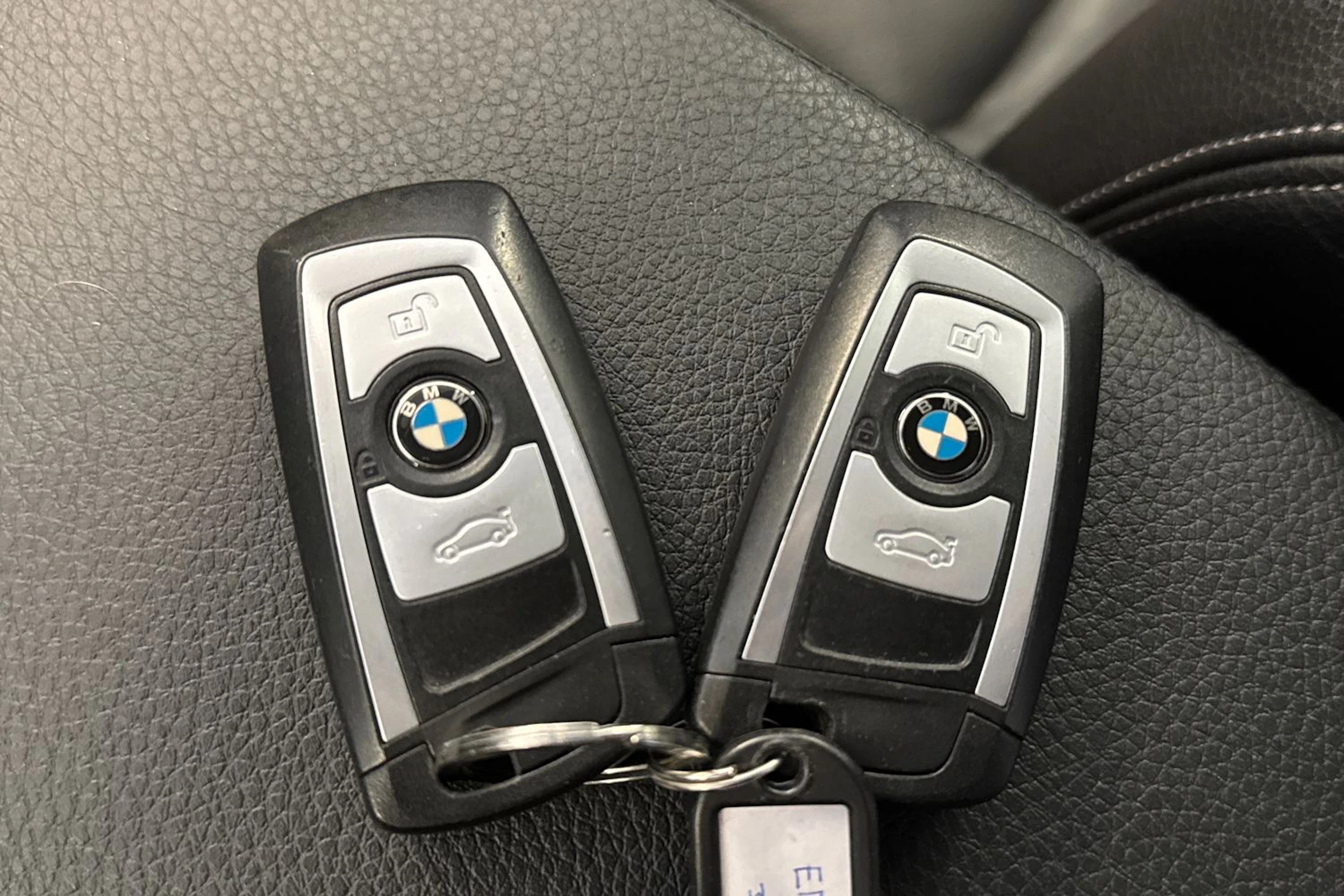musta BMW 320 Gran Turismo 2020 kuva 26.