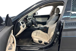 musta BMW 320 Gran Turismo 2020 kuva 9.