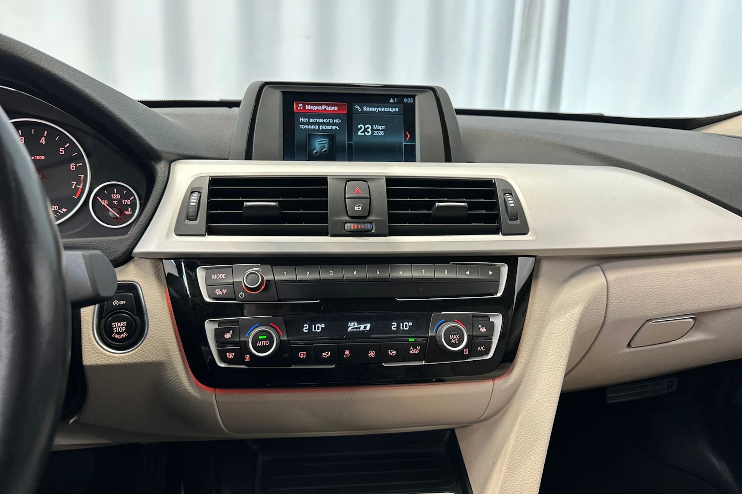 musta BMW 320 Gran Turismo 2020 kuva 19.