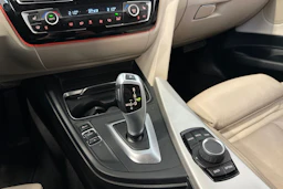 musta BMW 320 Gran Turismo 2020 kuva 21.