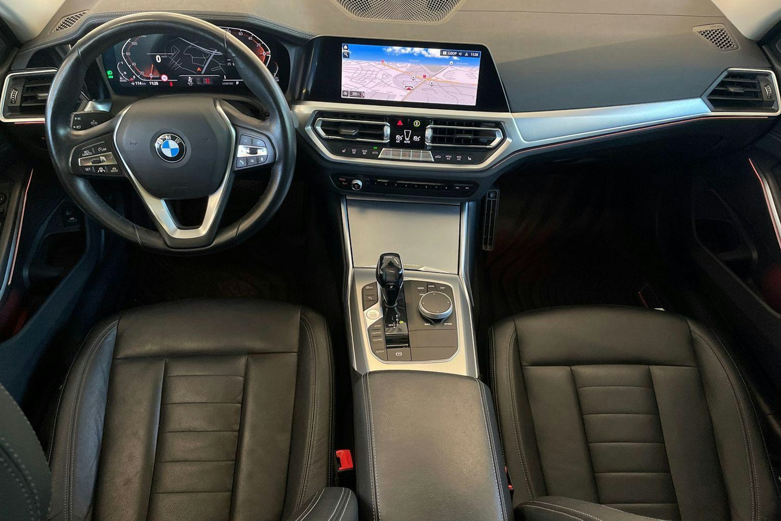 Harmaa BMW 320d 2021 kuva 9.