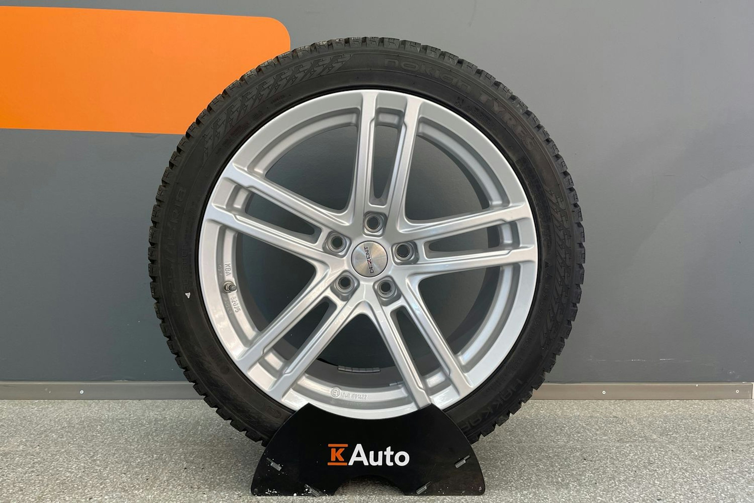 Harmaa BMW 320d 2021 kuva 13.