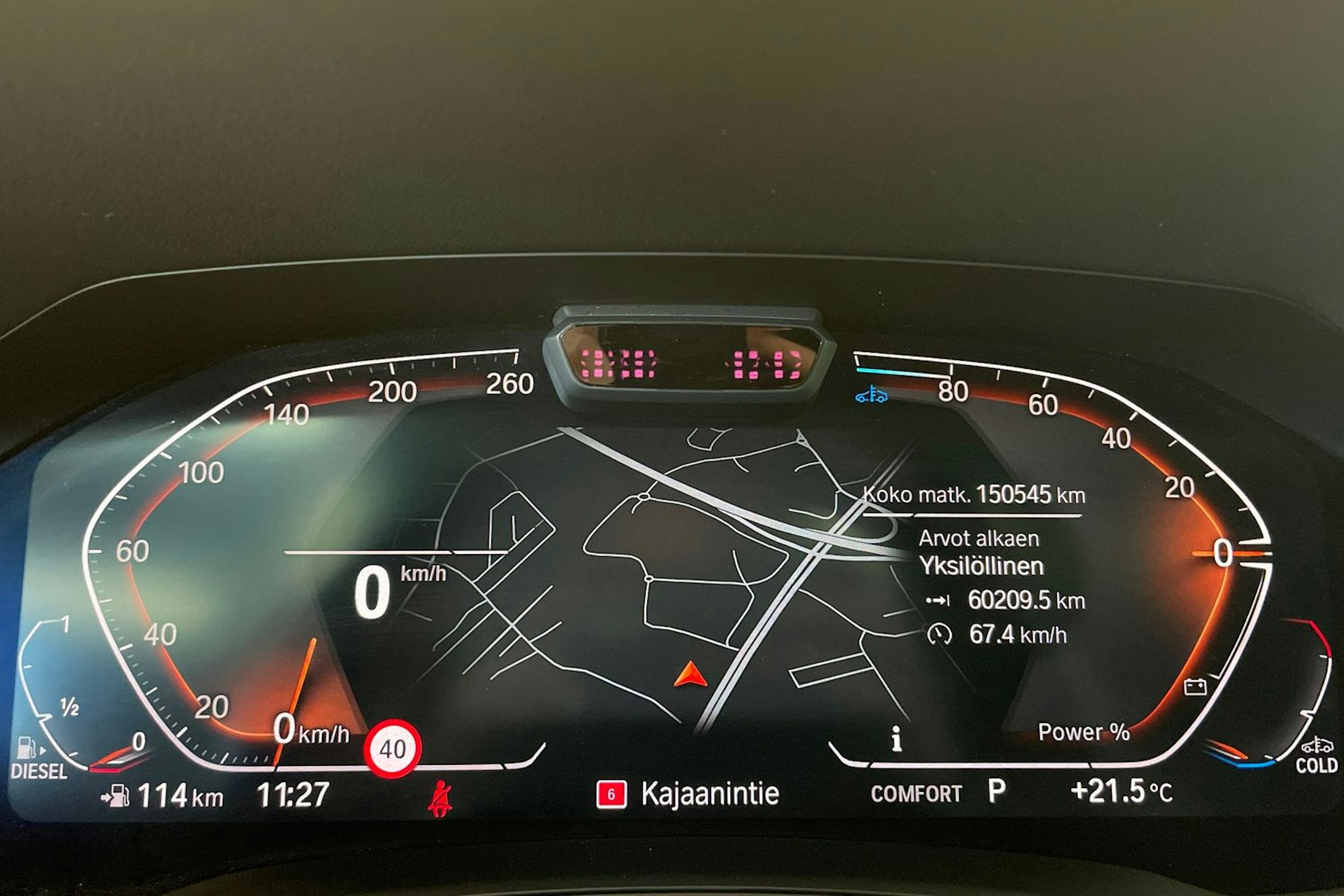 Harmaa BMW 320d 2021 kuva 16.