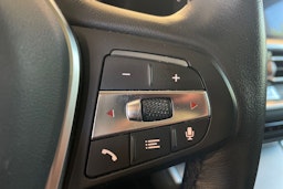 Harmaa BMW 320d 2021 kuva 19.