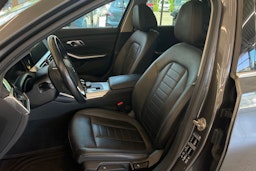 Harmaa BMW 320d 2021 kuva 31.