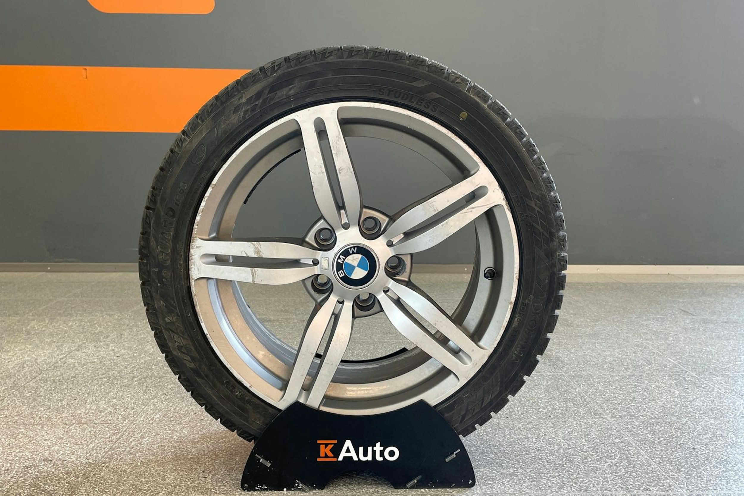 harmaa BMW 325 2006 kuva 13.